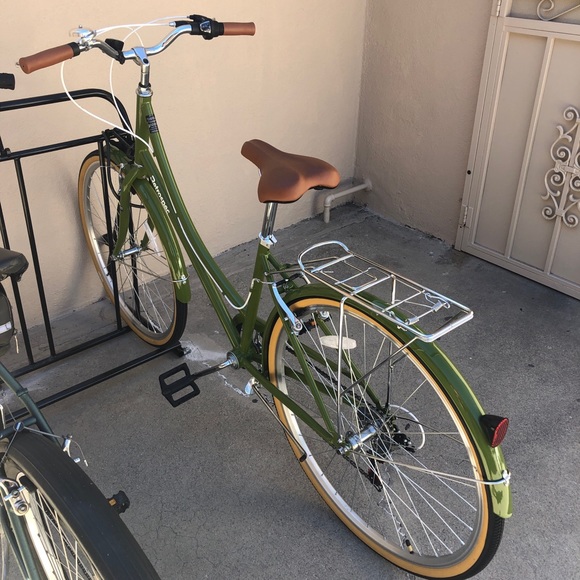 Meet your Posher, Devan - Picture 1 of 1